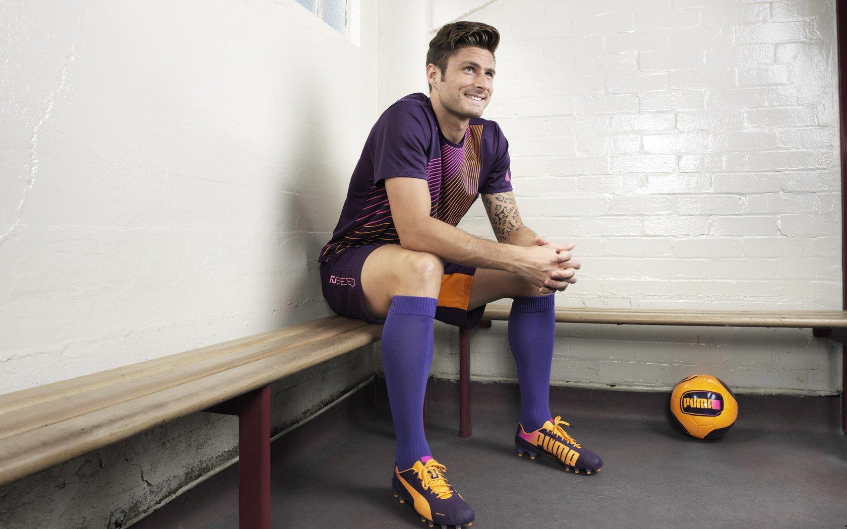 一打狼队就酸痛！森林狼球迷举牌阴阳巴特勒：酸痛将军